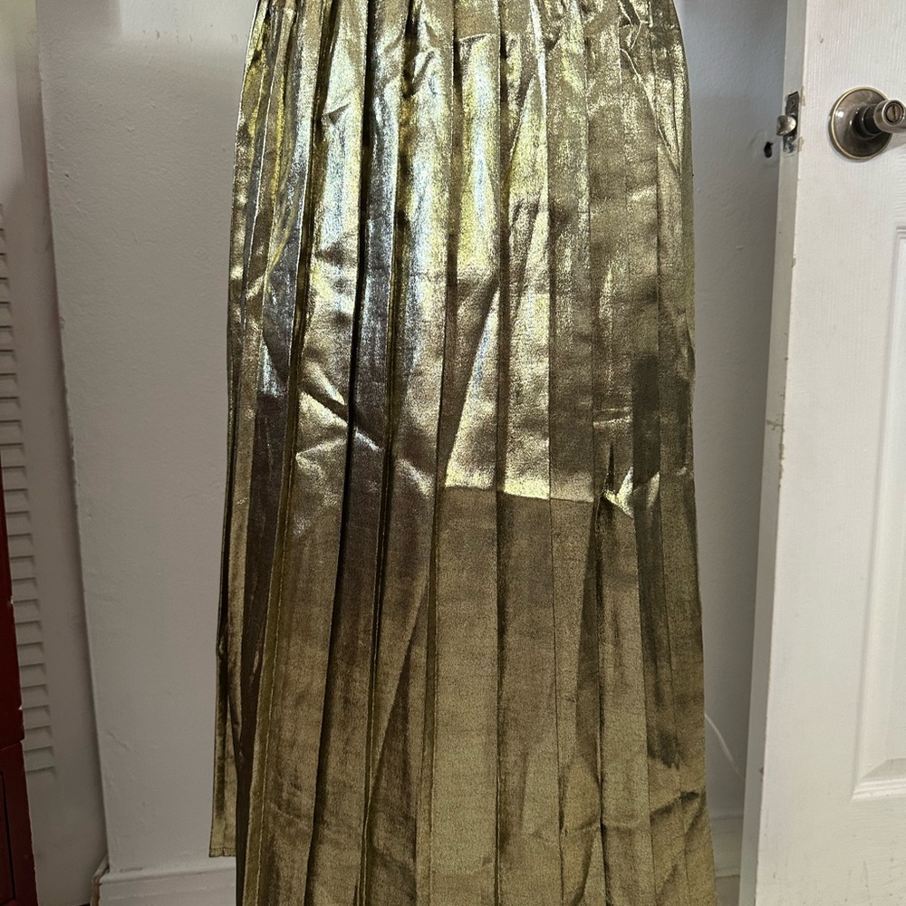 🆕Calligraphie Gold Metallic Pleated Skirt - Picture 3 of 16